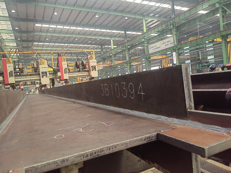Fabbricazione su misura di travi H saldati S355JR per progetti di costruzione