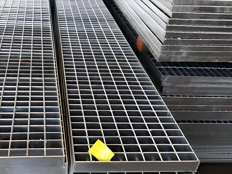 ความสามารถในการรับน้ำหนักของตะแกรงเหล็กในท่าเรือ