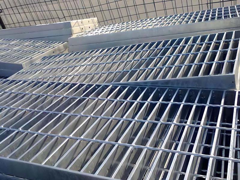 ตะแกรงเหล็กช่วยเพิ่มประสิทธิภาพการจราจรบนท้องถนน